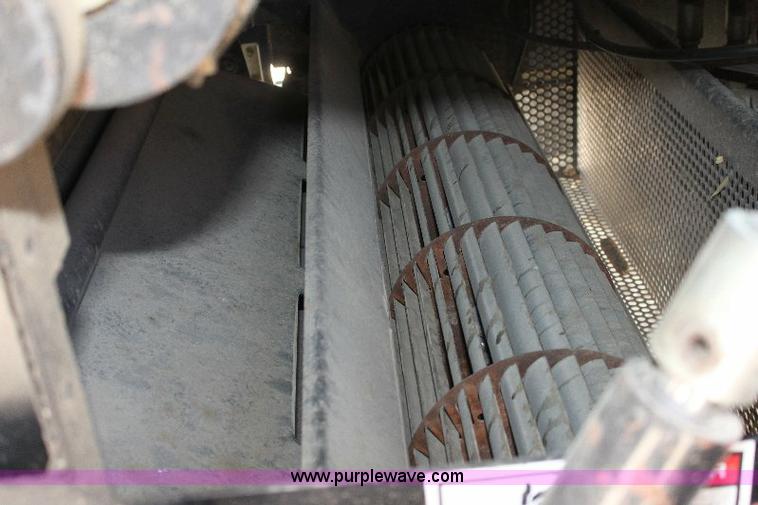 image for item A3595 2005 Challenger 670 corn/soybean combine