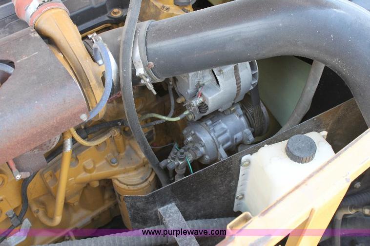 image for item A3595 2005 Challenger 670 corn/soybean combine