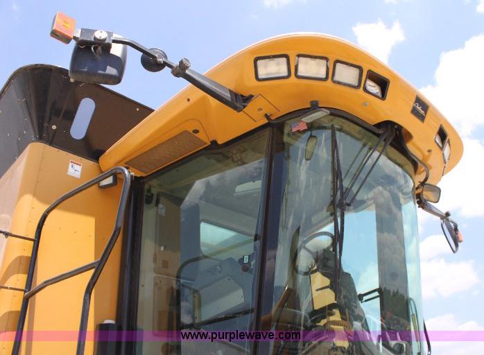 image for item A3595 2005 Challenger 670 corn/soybean combine