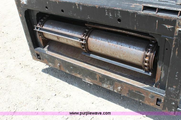 image for item A3595 2005 Challenger 670 corn/soybean combine