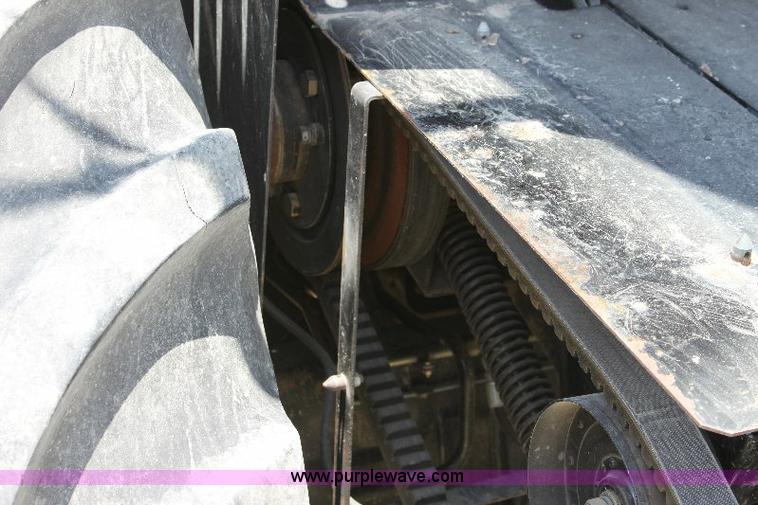 image for item A3595 2005 Challenger 670 corn/soybean combine