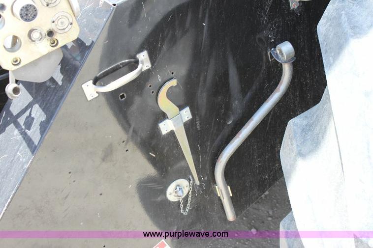 image for item A3595 2005 Challenger 670 corn/soybean combine