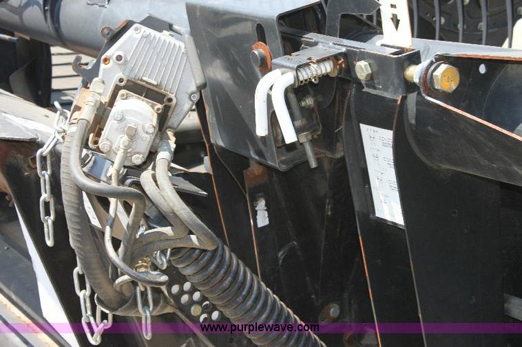 image for item A3599 2005 Mac Don 974 36' flex draper head