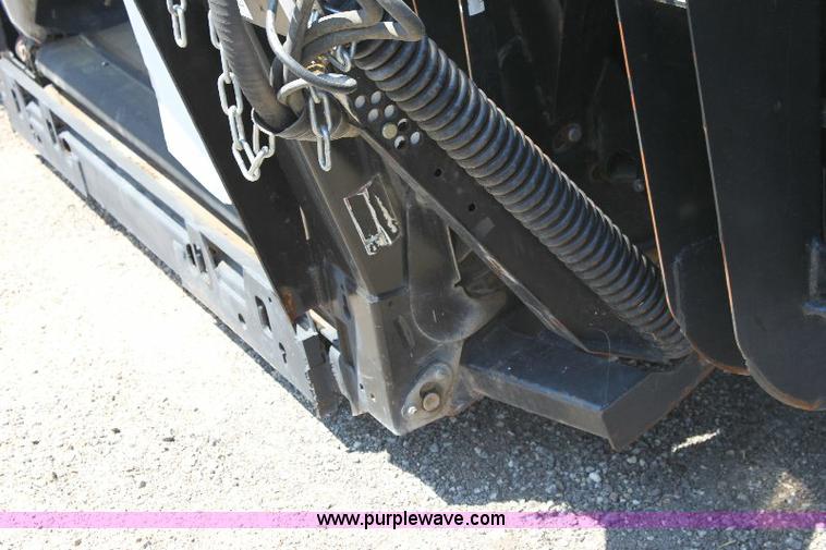 image for item A3599 2005 Mac Don 974 36' flex draper head