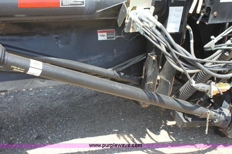 image for item A3599 2005 Mac Don 974 36' flex draper head