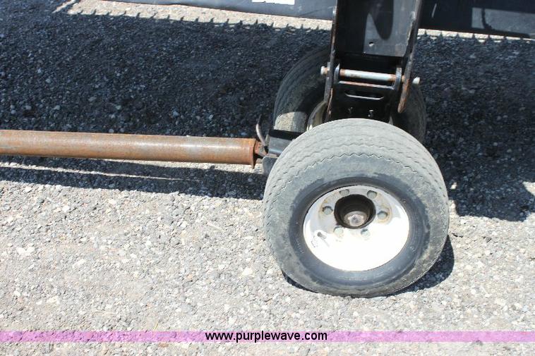 image for item A3599 2005 Mac Don 974 36' flex draper head