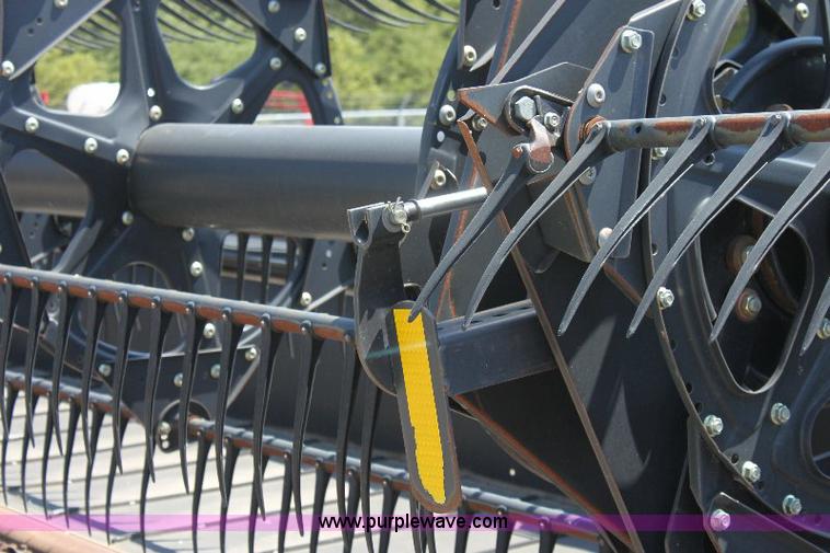 image for item A3599 2005 Mac Don 974 36' flex draper head