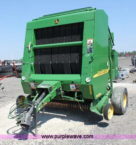 image for item A3600 John Deere 567 mega wide round baler