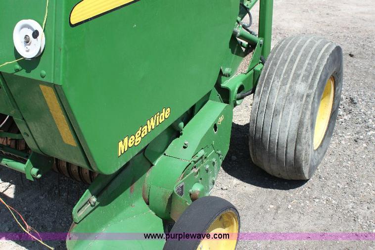 image for item A3600 John Deere 567 mega wide round baler