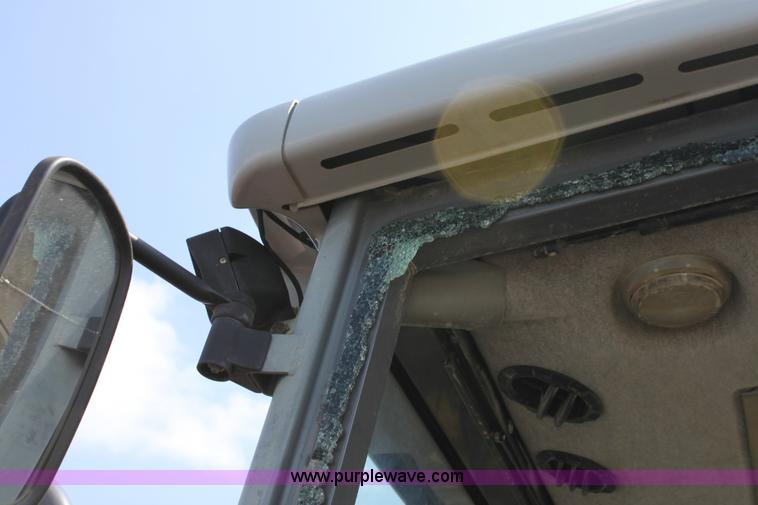 image for item A3606 1998 Massey-Ferguson 4253 tractor