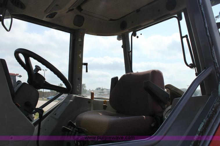 image for item A3606 1998 Massey-Ferguson 4253 tractor