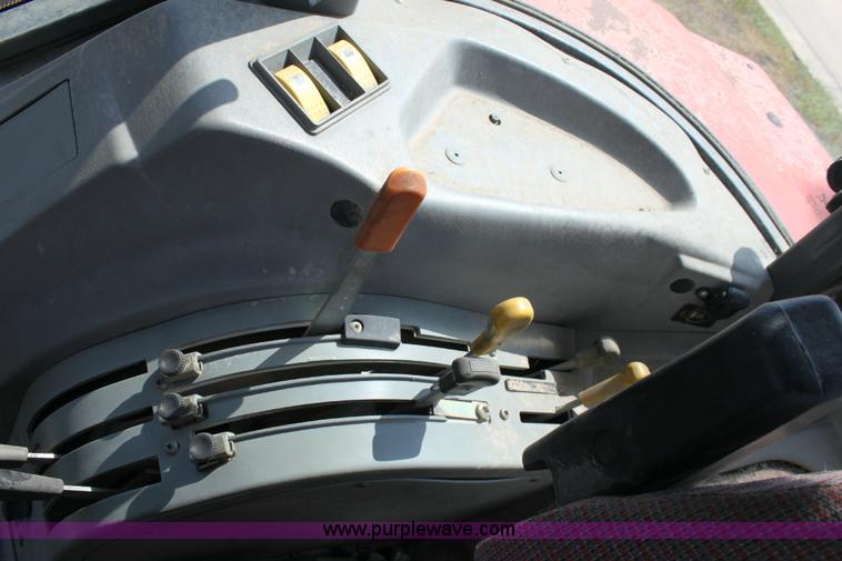 image for item A3606 1998 Massey-Ferguson 4253 tractor