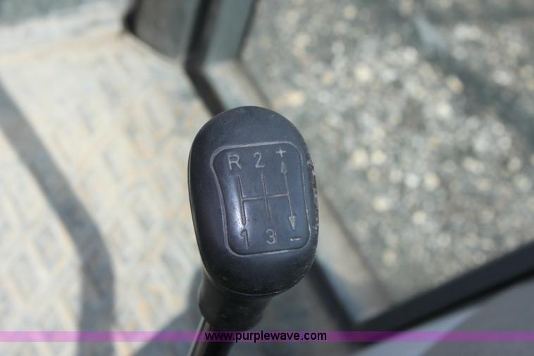 image for item A3606 1998 Massey-Ferguson 4253 tractor