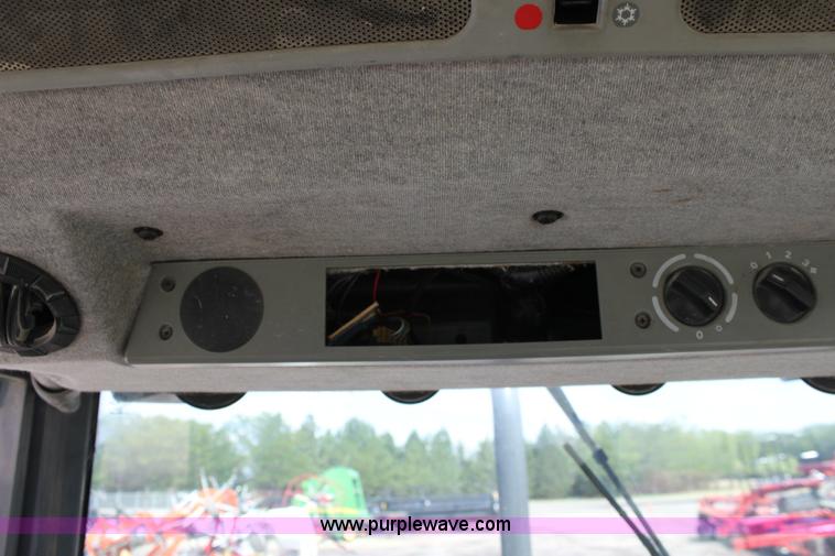 image for item A3606 1998 Massey-Ferguson 4253 tractor