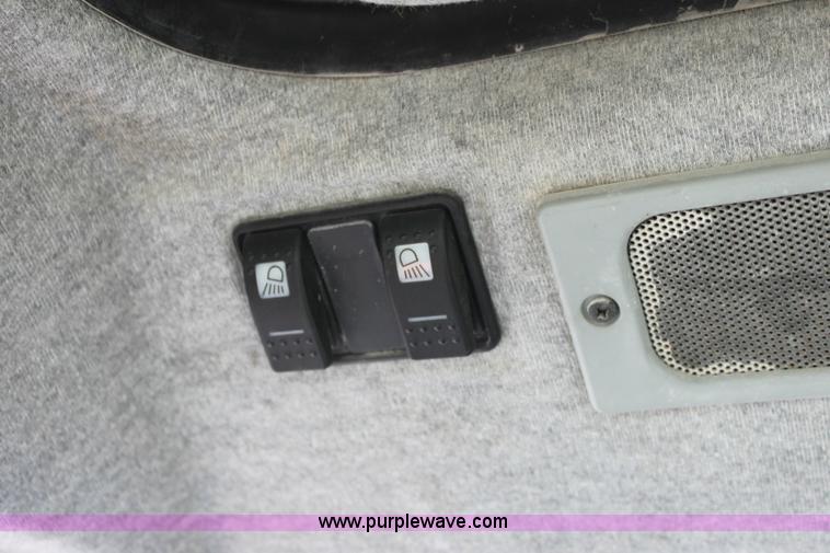 image for item A3606 1998 Massey-Ferguson 4253 tractor