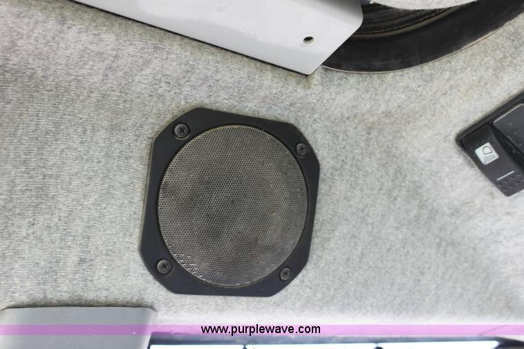 image for item A3606 1998 Massey-Ferguson 4253 tractor