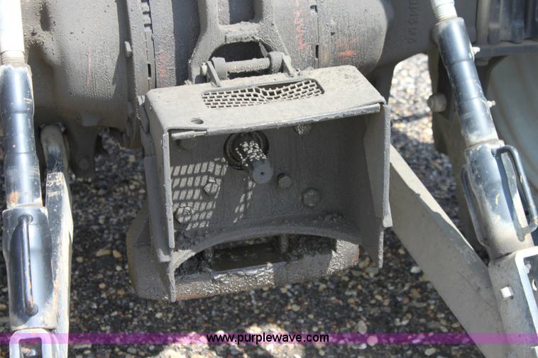 image for item A3606 1998 Massey-Ferguson 4253 tractor