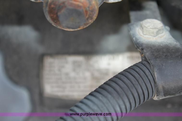 image for item A3606 1998 Massey-Ferguson 4253 tractor