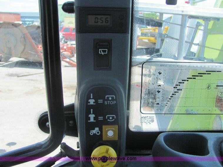 image for item A3658 New Holland TS110 tractor