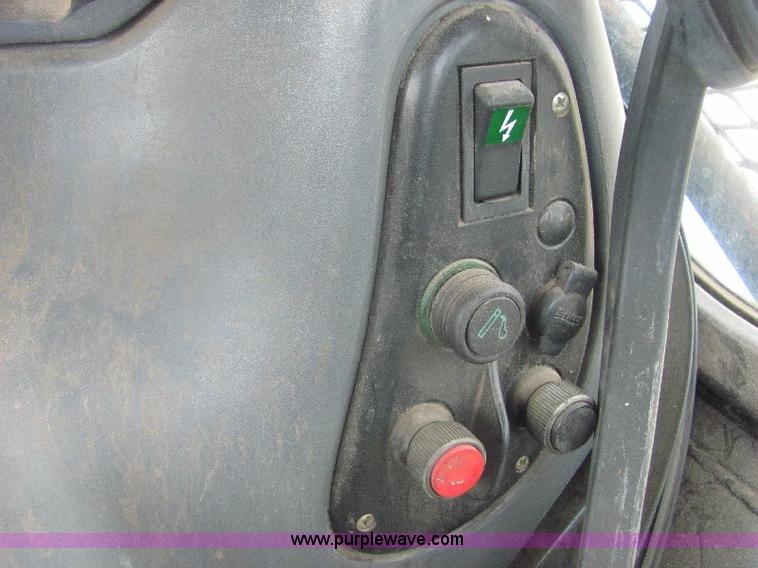 image for item A3662 New Holland TS110 tractor