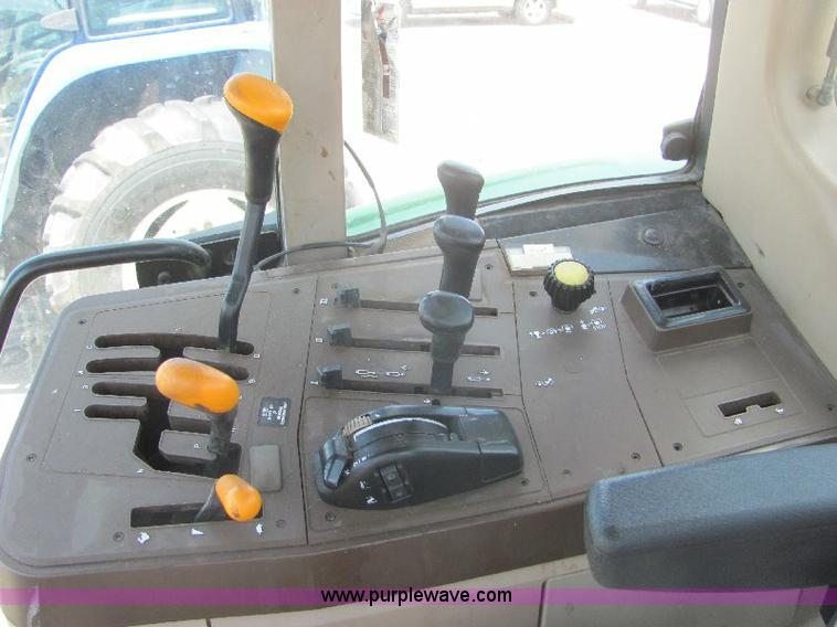 image for item A3663 2002 John Deere 6605 tractor