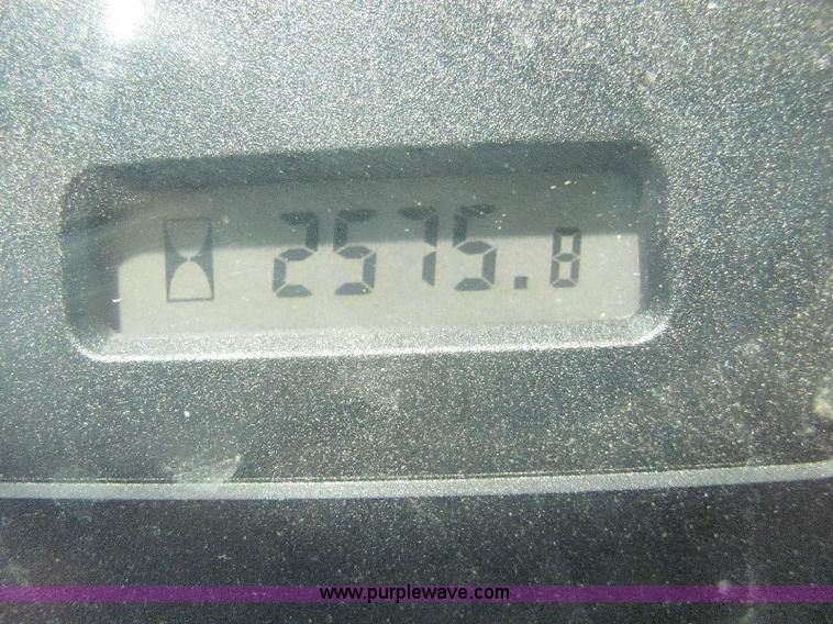 image for item A3663 2002 John Deere 6605 tractor