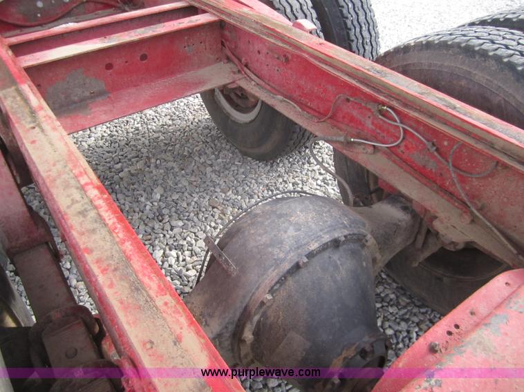 image for item A3866 1998 International 4700 grain truck