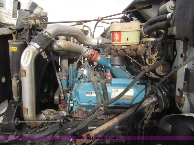 image for item A3866 1998 International 4700 grain truck