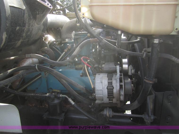 image for item A3866 1998 International 4700 grain truck