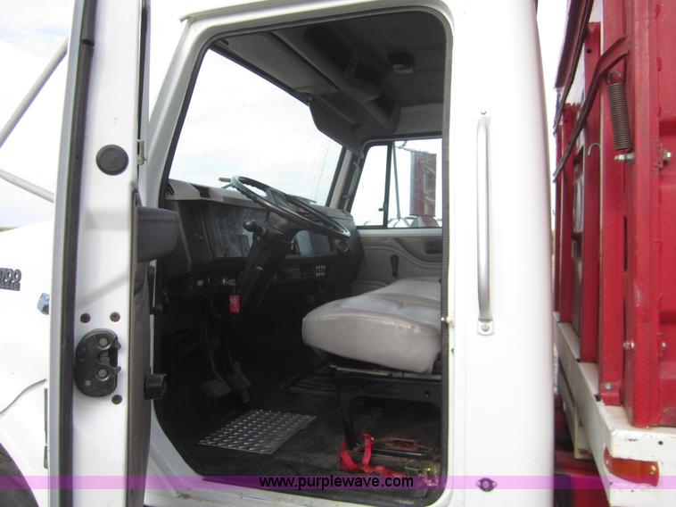 image for item A3866 1998 International 4700 grain truck