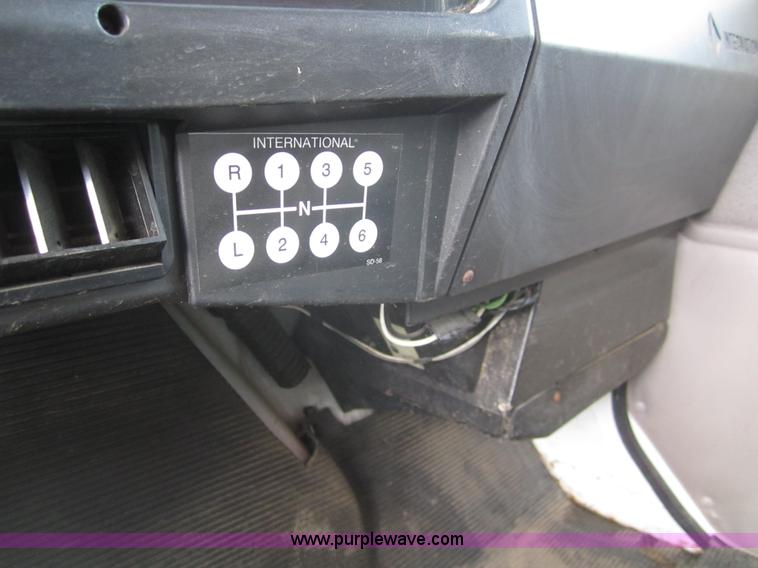 image for item A3866 1998 International 4700 grain truck