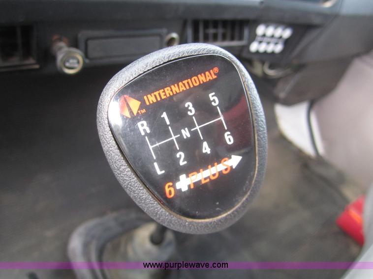 image for item A3866 1998 International 4700 grain truck