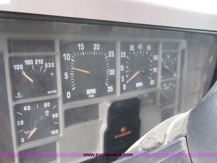 image for item A3866 1998 International 4700 grain truck