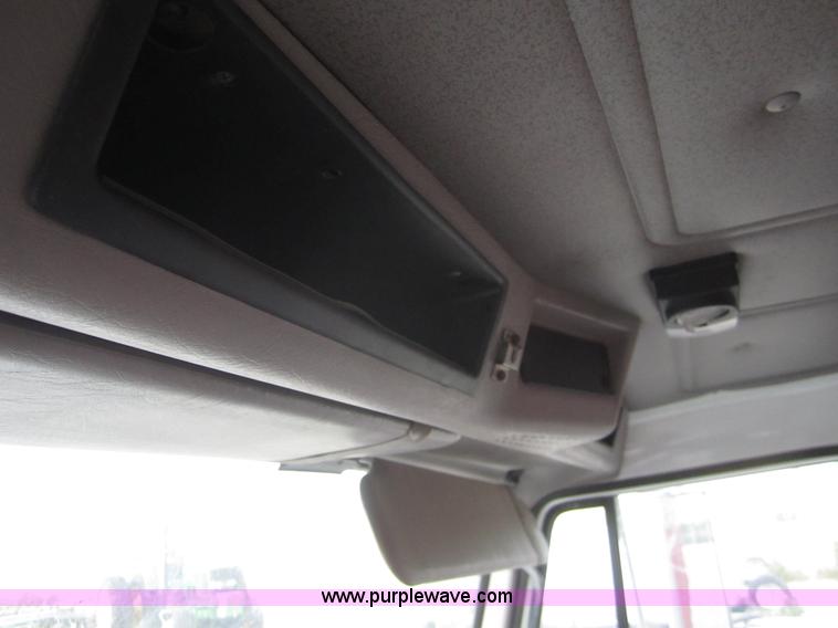 image for item A3866 1998 International 4700 grain truck