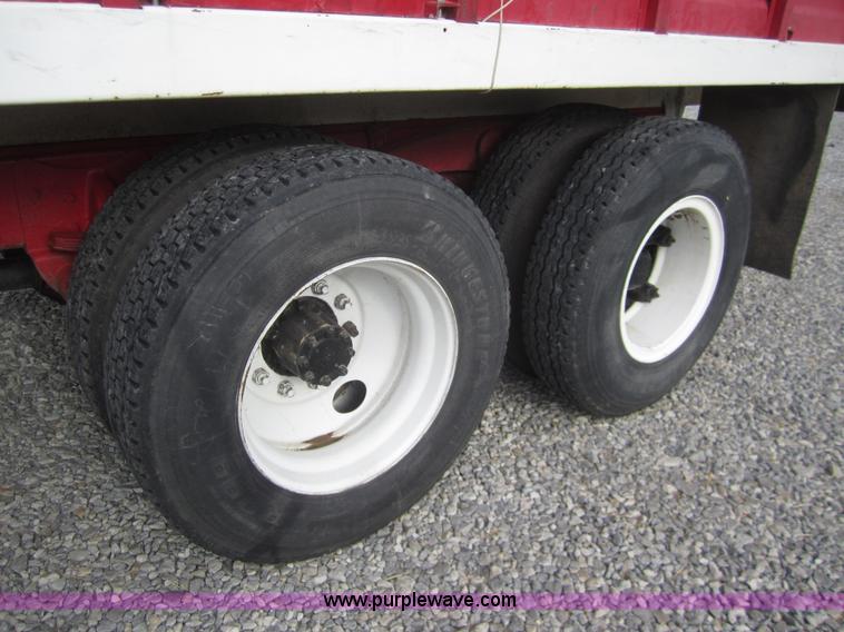 image for item A3866 1998 International 4700 grain truck