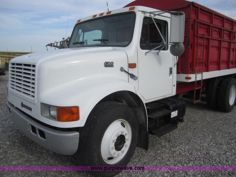 image for item A3866 1998 International 4700 grain truck