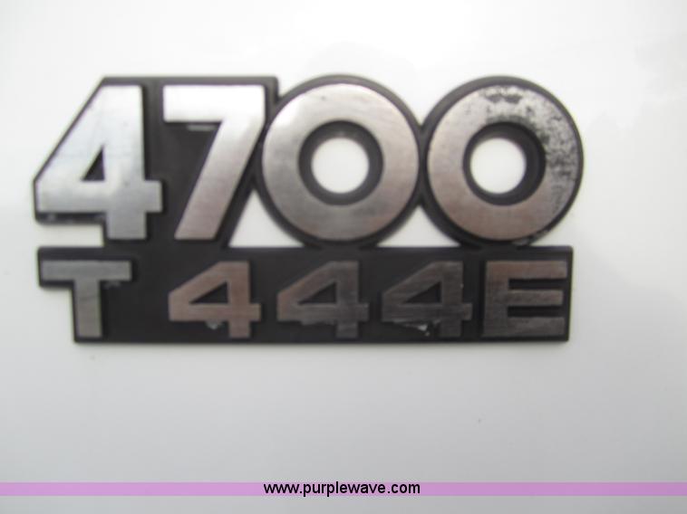 image for item A3866 1998 International 4700 grain truck