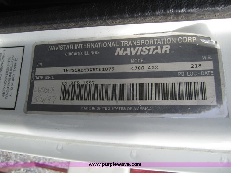 image for item A3866 1998 International 4700 grain truck