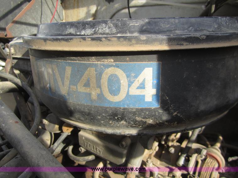 image for item A3867 1982 International 1724 flatbed semi truck