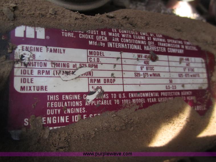 image for item A3867 1982 International 1724 flatbed semi truck