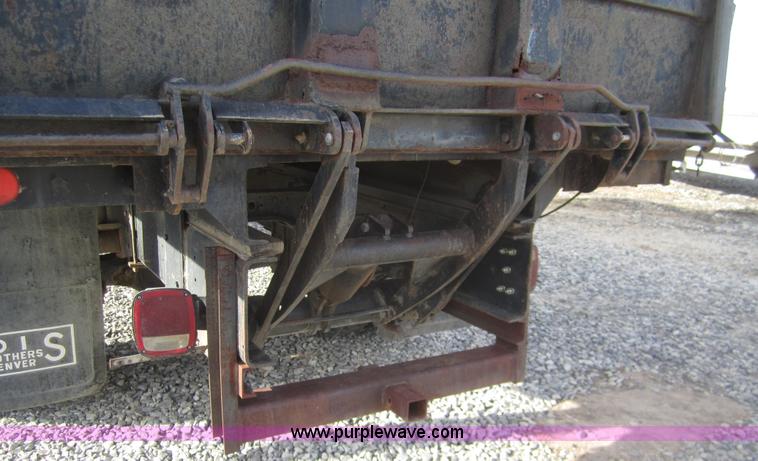 image for item A3867 1982 International 1724 flatbed semi truck