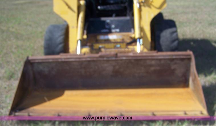 image for item A4532 2006 John Deere 325 skid steer