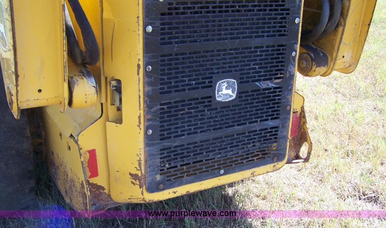 image for item A4532 2006 John Deere 325 skid steer