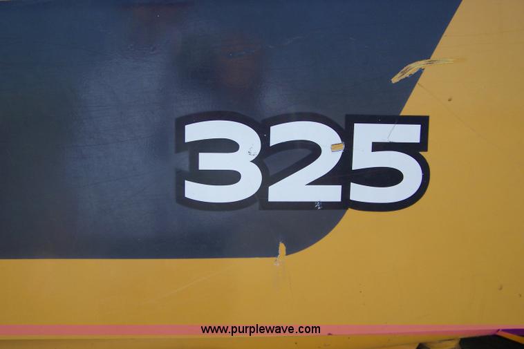 image for item A4532 2006 John Deere 325 skid steer