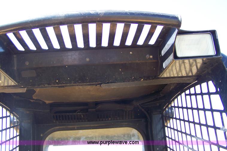 image for item A4532 2006 John Deere 325 skid steer