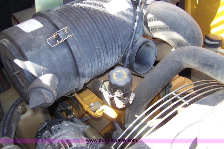 image for item A4532 2006 John Deere 325 skid steer