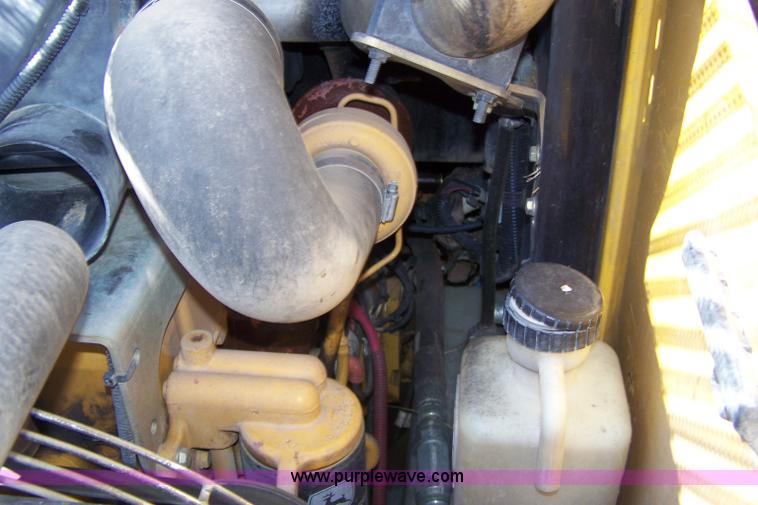 image for item A4532 2006 John Deere 325 skid steer