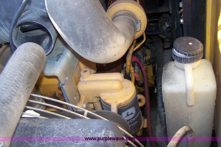 image for item A4532 2006 John Deere 325 skid steer