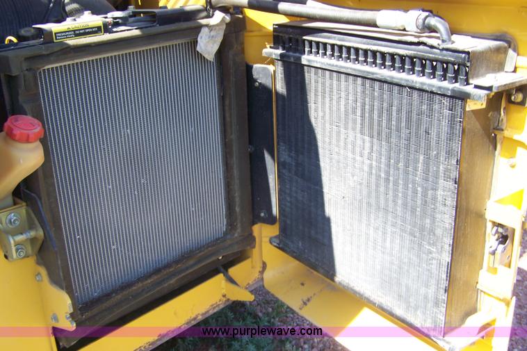 image for item A4532 2006 John Deere 325 skid steer