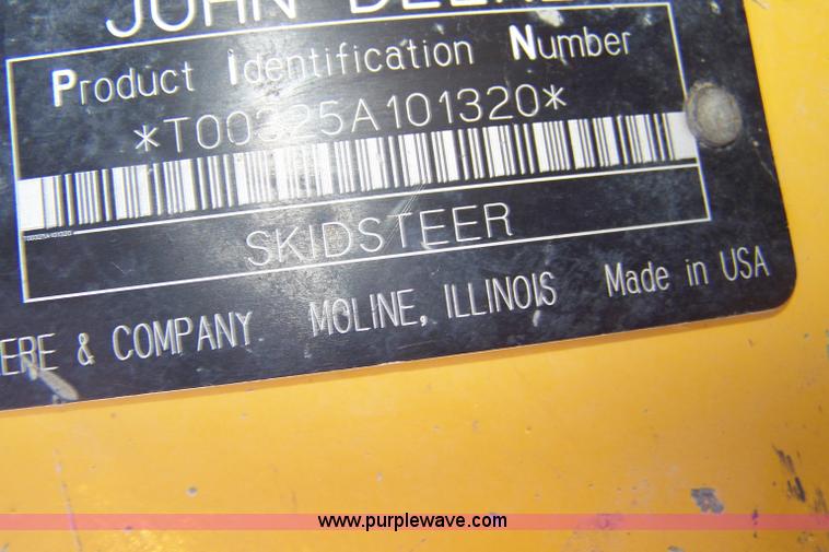 image for item A4532 2006 John Deere 325 skid steer